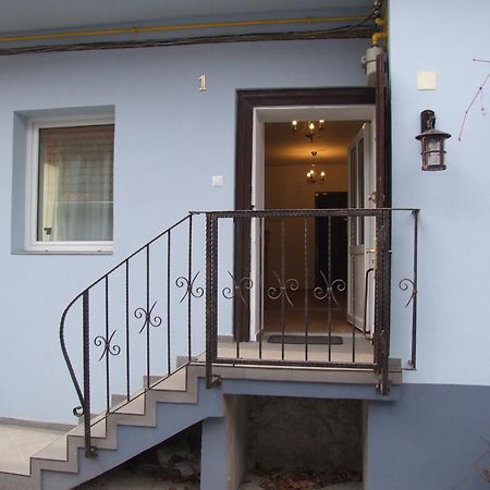 Blue House Hotel Braşov Buitenkant foto