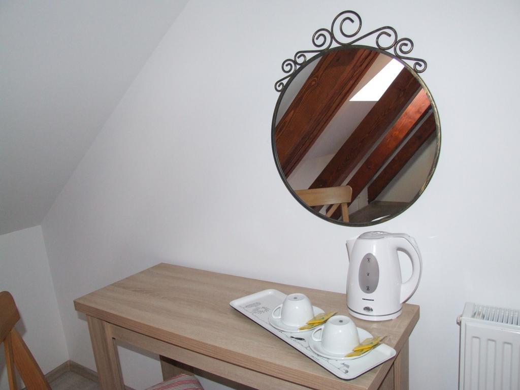 Blue House Hotel Braşov Buitenkant foto