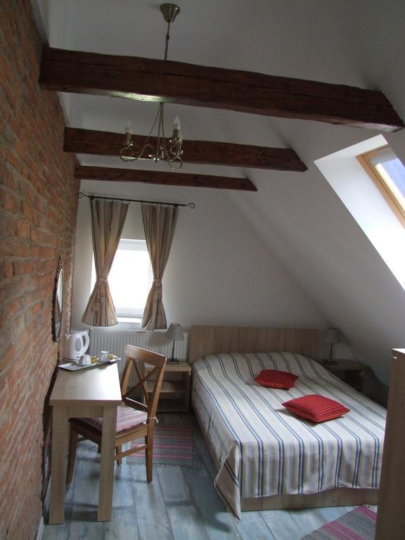 Blue House Hotel Braşov Buitenkant foto